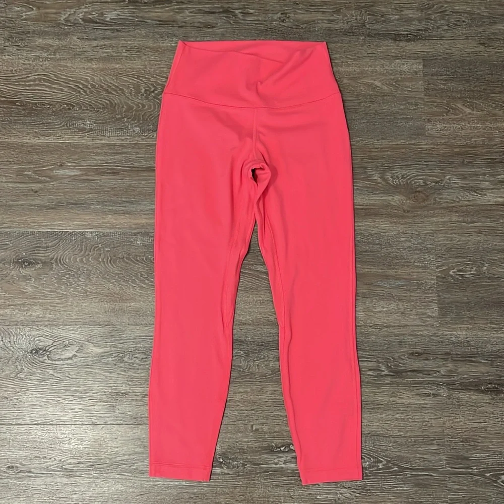 **SOLD** Like New Lululemon Align Set. Size Top 6/Bottom 8 - Picture 4 of 10
